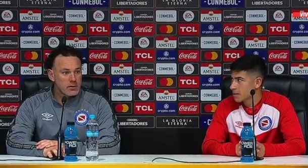 Insólito: Gabriel Milito se enteró de la expulsión de Montiel en conferencia de prensa