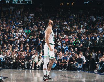 Boston Celtics venció de visitante a Dallas Mavericks y quedó a un juego del título de la NBA.