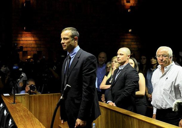 Tras el homicidio de su mujer, liberan bajo fianza a Pistorius