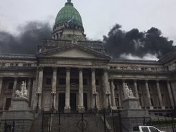 Los empleados se autoevacuaron Los empleados se autoevacuaron