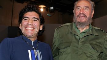 En 2005, Diego Armando Maradona entrevistó para su efímero programa de televisión a Fidel Castro En 2005, Diego Armando Maradona entrevistó para su efímero programa de televisión a Fidel Castro