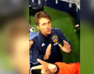 No lo dejan en paz: un hincha de River se burló de Guillermo y el DT lo fue a buscar
