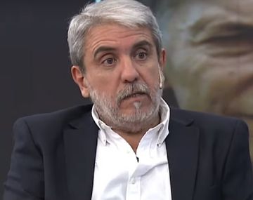 Aníbal Fernández le pegó a Vidal por el helicóptero que apareció en Paraguay