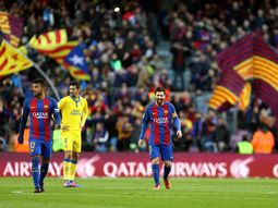 Messi casi convierte de tiro de esquina Messi casi convierte de tiro de esquina