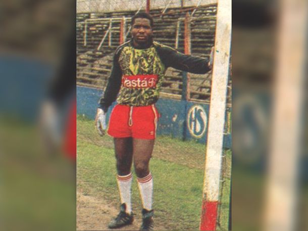Quién fue el único futbolista de Zambia que jugó en Argentina: así fue su trágica muerte