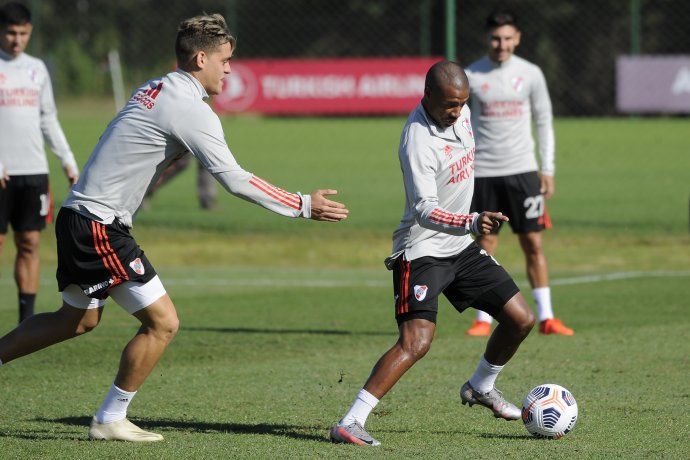 River se entrenó en Ezeiza: Federico Girotti y Nicolás De la Cruz