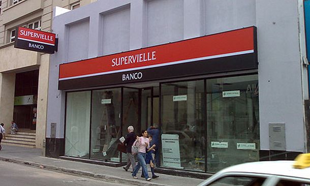 Recoleta: robaron un banco y se llevaron 200 mil pesos
