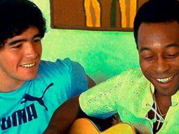 La familia Maradona homenajea a Pelé en nombre de Diego
