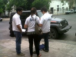 retienen un auto de alta gama que debia $18.000 a arba retienen un auto de alta gama que debia $18.000 a arba