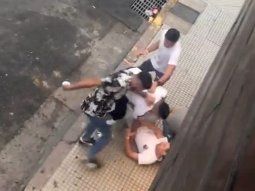 Pensé que estaba muerto: brutal pelea a la salida de un boliche