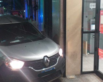 El conductor de una camioneta sufrió un paro mientras manejaba