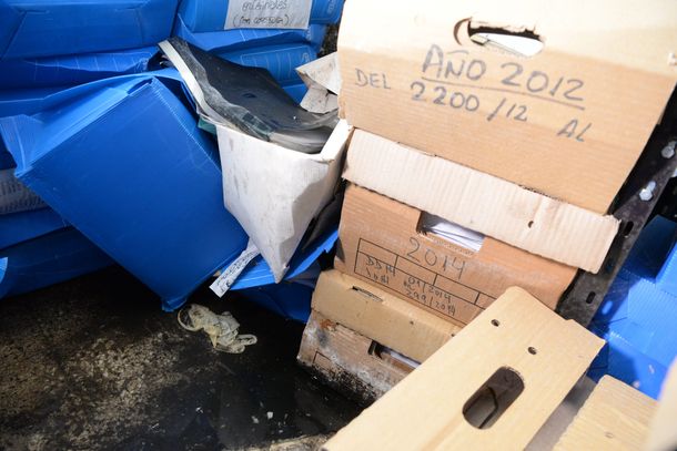 Archivos de DD.HH hallado bajo el agua en el Ministerio de Defensa