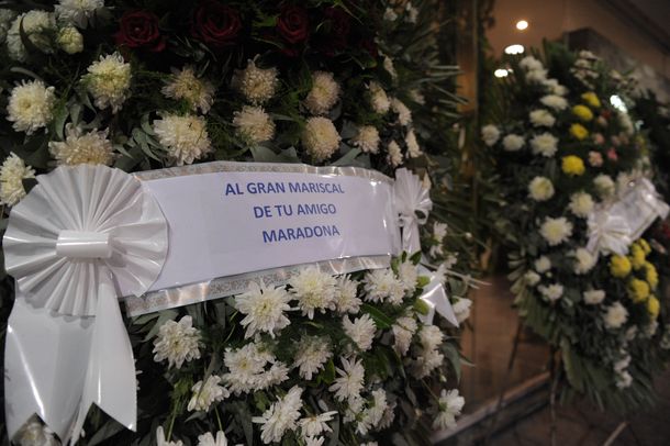 Familiares y amigos despiden al ex futbolista Roberto Perfumo