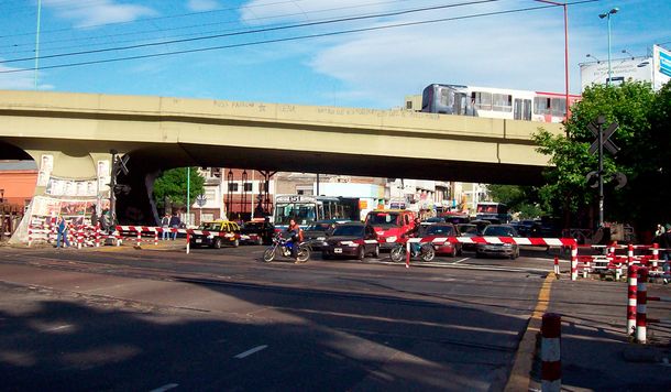 Demolerán el puente de Juan B. Justo: cortes y desvíos