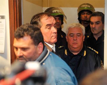 Hugo Matzkin (centro), jefe de la Policía Bonaerense