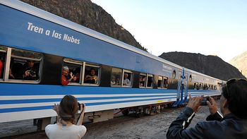 por primera vez el tren a las nubes estara en actividad durante el verano por primera vez el tren a las nubes estara en actividad durante el verano