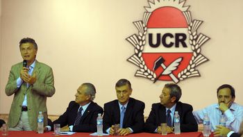 cobos descarta a macri: el espacio ya esta definido cobos descarta a macri: el espacio ya esta definido