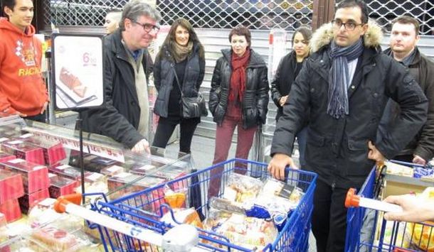 Un hombre logró que en Francia los supermercados no tiren los alimentos