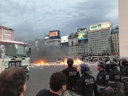 Basura en el Obelisco porteño