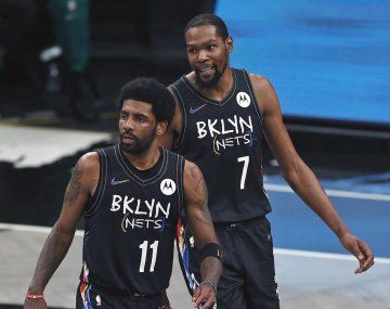 NBA: Kevin Durant y Kyrie Irving lideran un mercado de pases salvaje