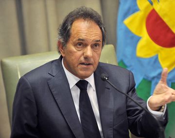 Oficializaron nuevo piso salarial de los policías en $8570