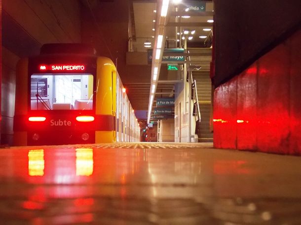 #SubteHastaTarde Impulsan un proyecto para extender el horario de servicio