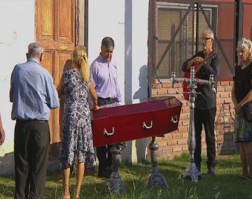 Los restos de Paloma fueron velados en la iglesia de su padre