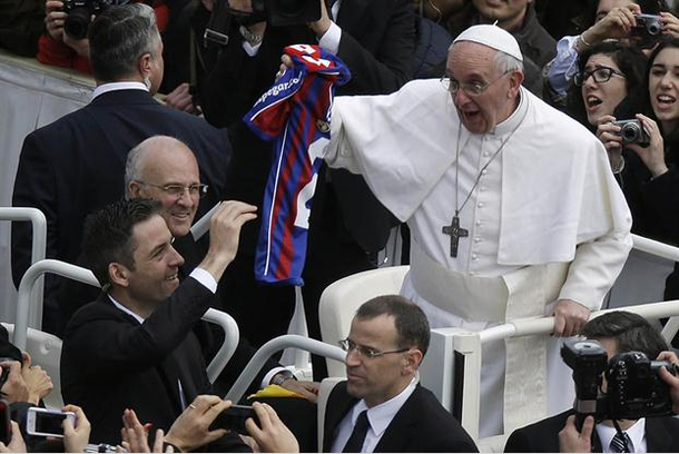 Francisco celebró las Pascuas con la camiseta de San Lorenzo