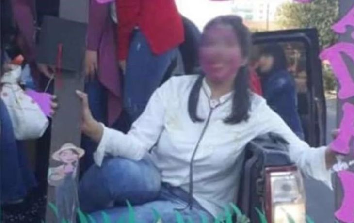Festejó que se recibió de ingeniera pero la universidad negó haberle dado el título