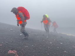 Buscan a un turista argentino que desapareció cuando hacía el ascenso a un volcán de Chile. Buscan a un turista argentino que desapareció cuando hacía el ascenso a un volcán de Chile.