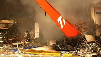 Accidente de Tam en Sao Paulo en 2007 (foto de archivo) Accidente de Tam en Sao Paulo en 2007 (foto de archivo)