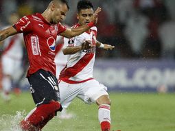 River enfrentó al DIM en Colombia bajo una lluvia torrencial River enfrentó al DIM en Colombia bajo una lluvia torrencial