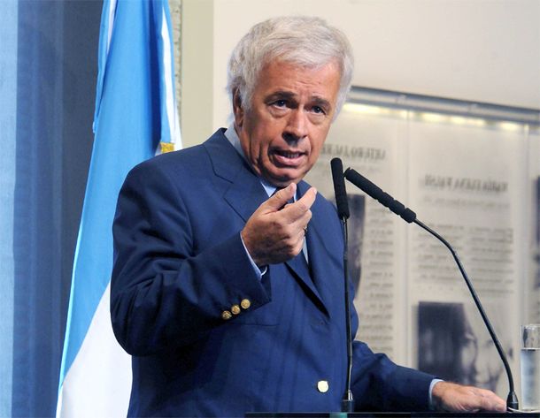 De la Sota dice no sentirse contenido y se baja del Congreso partidario del PJ