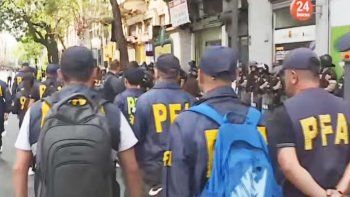 otra vez: desmedido operativo policial en la marcha de jubilados frente al congreso otra vez: desmedido operativo policial en la marcha de jubilados frente al congreso