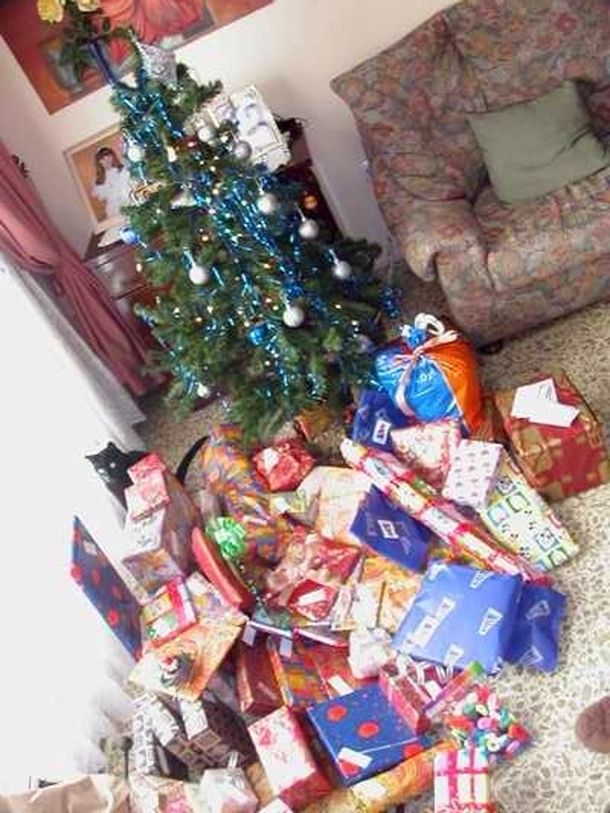 Arbol de navidad con regalos