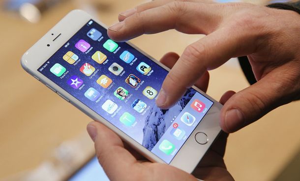 Caen los ingresos de Apple un 27% por la caída en las ventas del iPhone