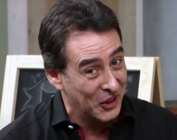 Por la crisis no le alcanza contar chistes para vivir: Rodrigo Vagoneta sale a vender perfumes