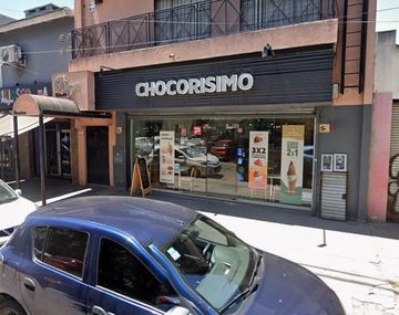 Una cadena de heladerías cerró dos sucursales por la crisis económica y salió a rematar todo su mobiliario