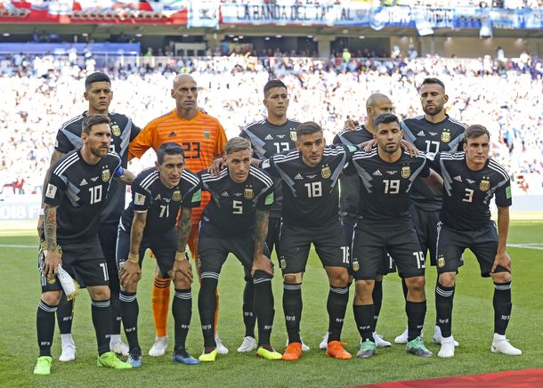 La formación de Argentina frente a Islandia