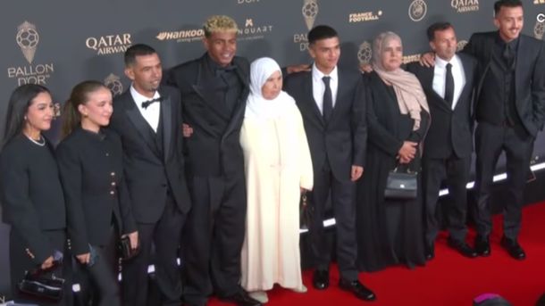 Familia completa: así llegó Lamine Yamal a la gala del Balón de Oro que no pudo ganar