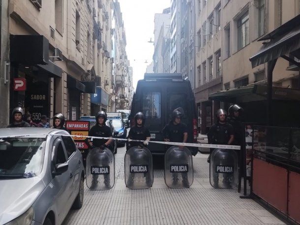 Detenidos se amotinaron en una comisaría de la Policía de la Ciudad, a 5 cuadras de Casa Rosada