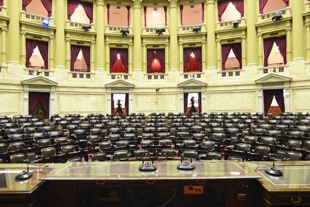 Diputados rechazaron pasar a cuarto intermedio por represión afuera del Congreso