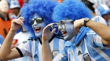 todo el color de los hinchas argentinos en las tribunas todo el color de los hinchas argentinos en las tribunas