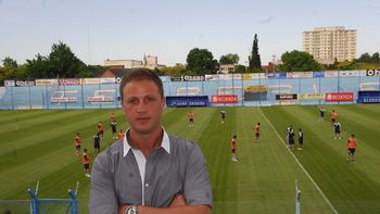 Hernán Lewin, ex presidente del Club Atlético Temperley, renunció por presiones de la barra brava del Gasolero Hernán Lewin, ex presidente del Club Atlético Temperley, renunció por presiones de la barra brava del Gasolero