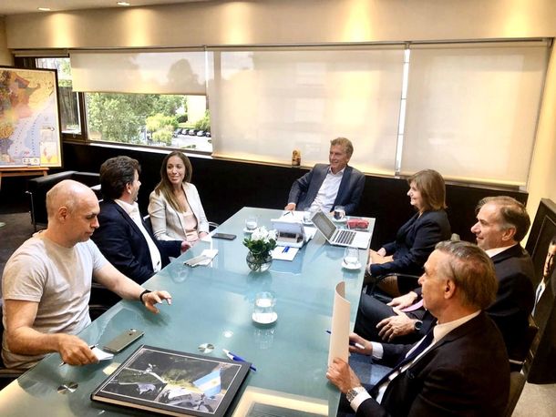 Mauricio Macri se reunió con la mesa chica del PRO en un edificio llamado Vacaciones