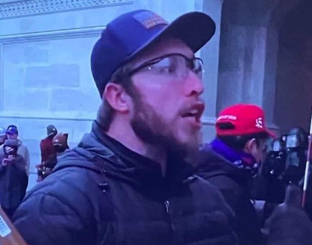 El increíble parecido de uno de los manifestantes que tomó el Capitolio de Estados Unidos con Sergio Ramos