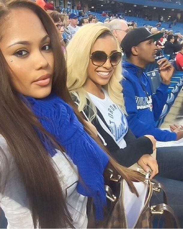 Conocé al jugador de la NBA que tiene dos novias