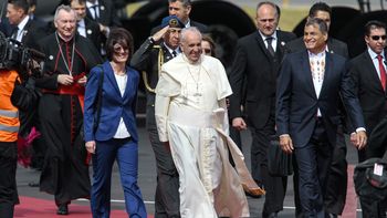 el papa francisco llego a ecuador y arranco su gira por sudamerica el papa francisco llego a ecuador y arranco su gira por sudamerica