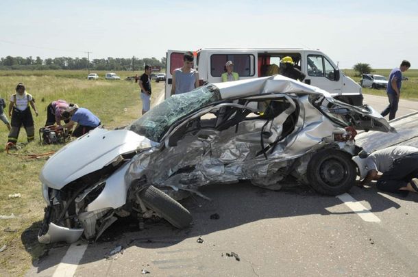 Tres adultos, una embarazada y tres nenes muertos por un trágico accidente en La Pampa