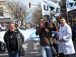 docentes portenos reclaman fuerte aumento salarial docentes portenos reclaman fuerte aumento salarial